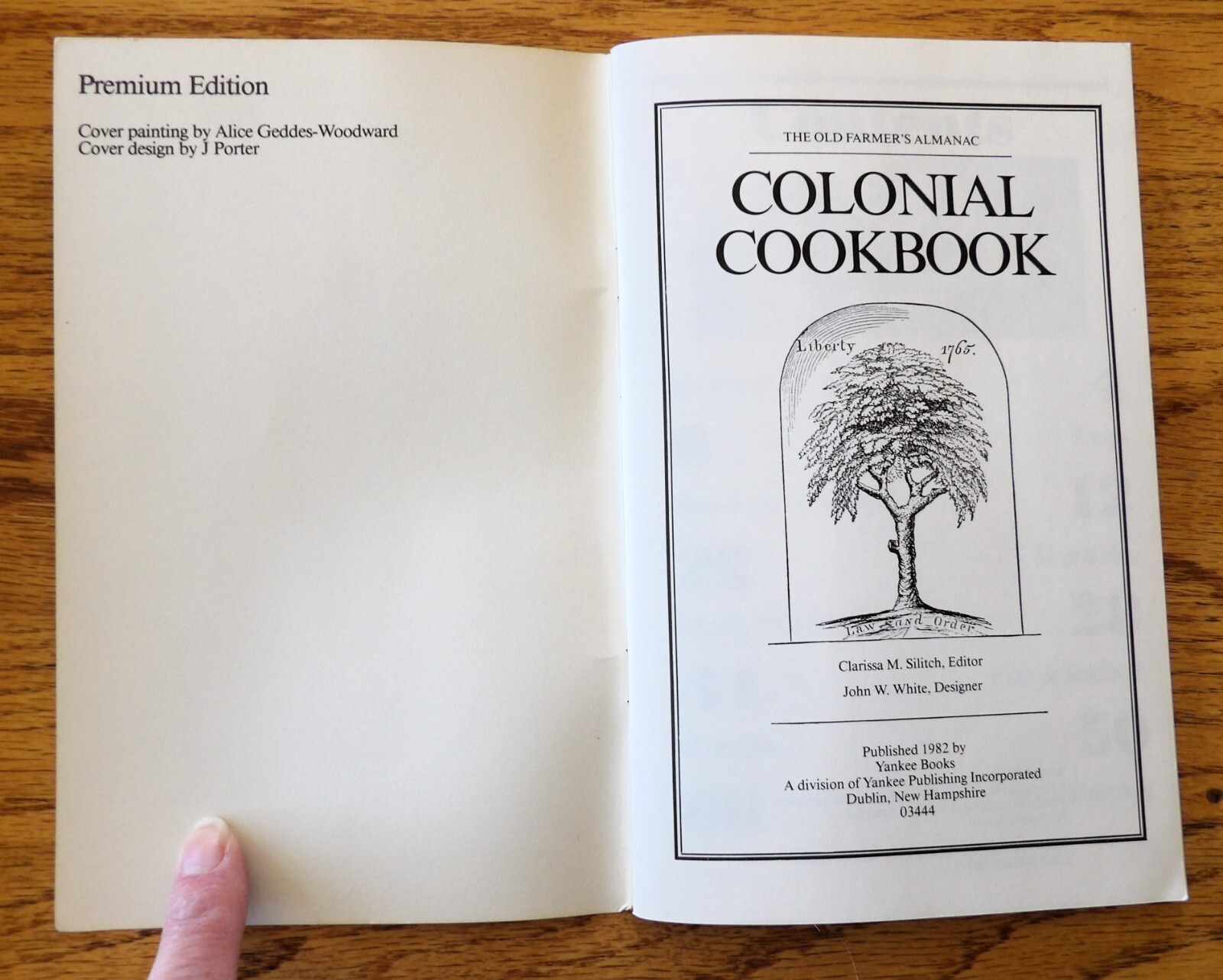 1982 The Old Farmer’s Almanac Colonial Cookbook 65 Pages VG+ Condition