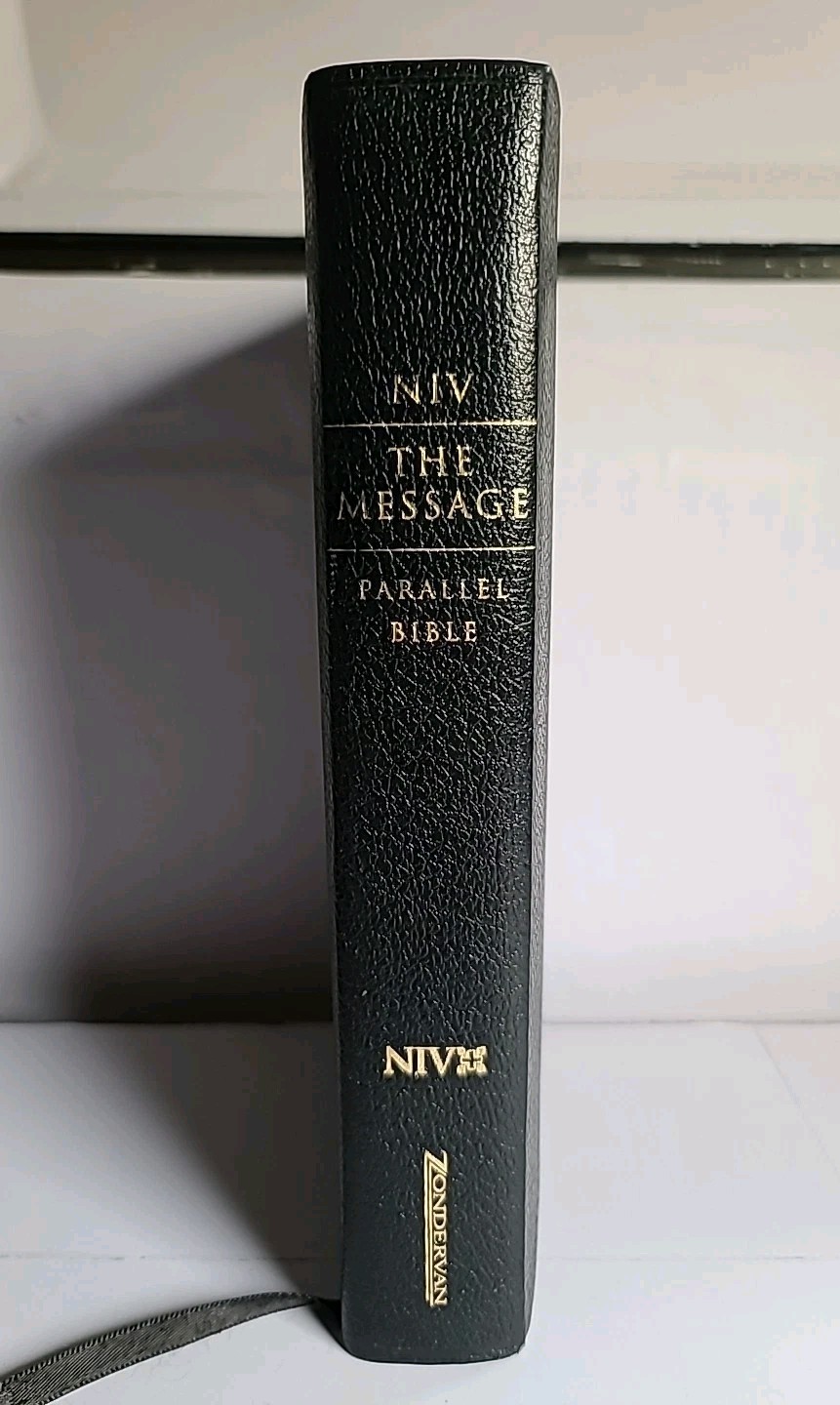 NIV / The Message Parallel Bible Zondervan, Grand Rapids, Michigan—2004