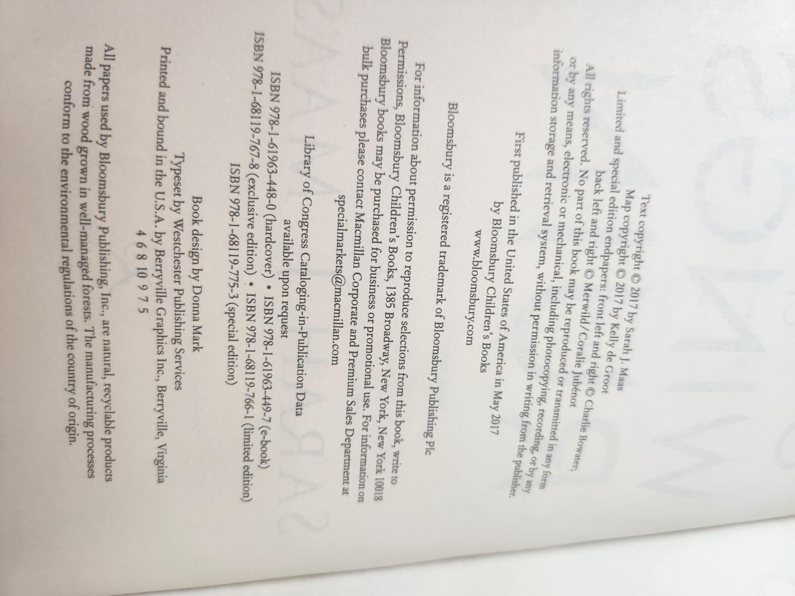 a cort of thorns and roses set