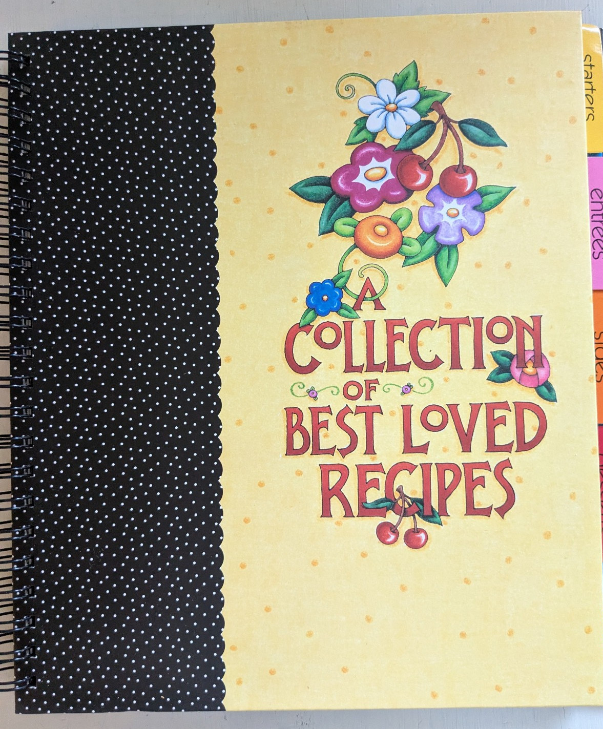 “A COLLECTION OF BEST LOVED RECIPES” Mary Engelbreit .. 10 x 11 1/2″, NEW