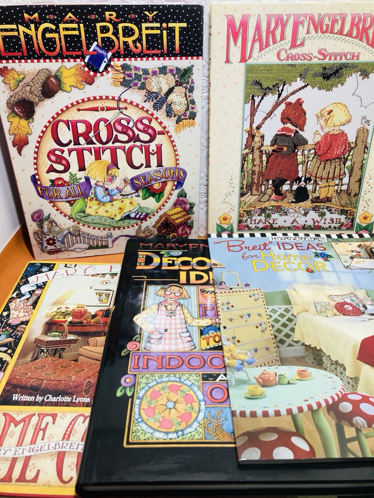 Lot Of 5 Mary Engelbreit Books (2) Cross Stitch (3) Home Decorating & Crafts