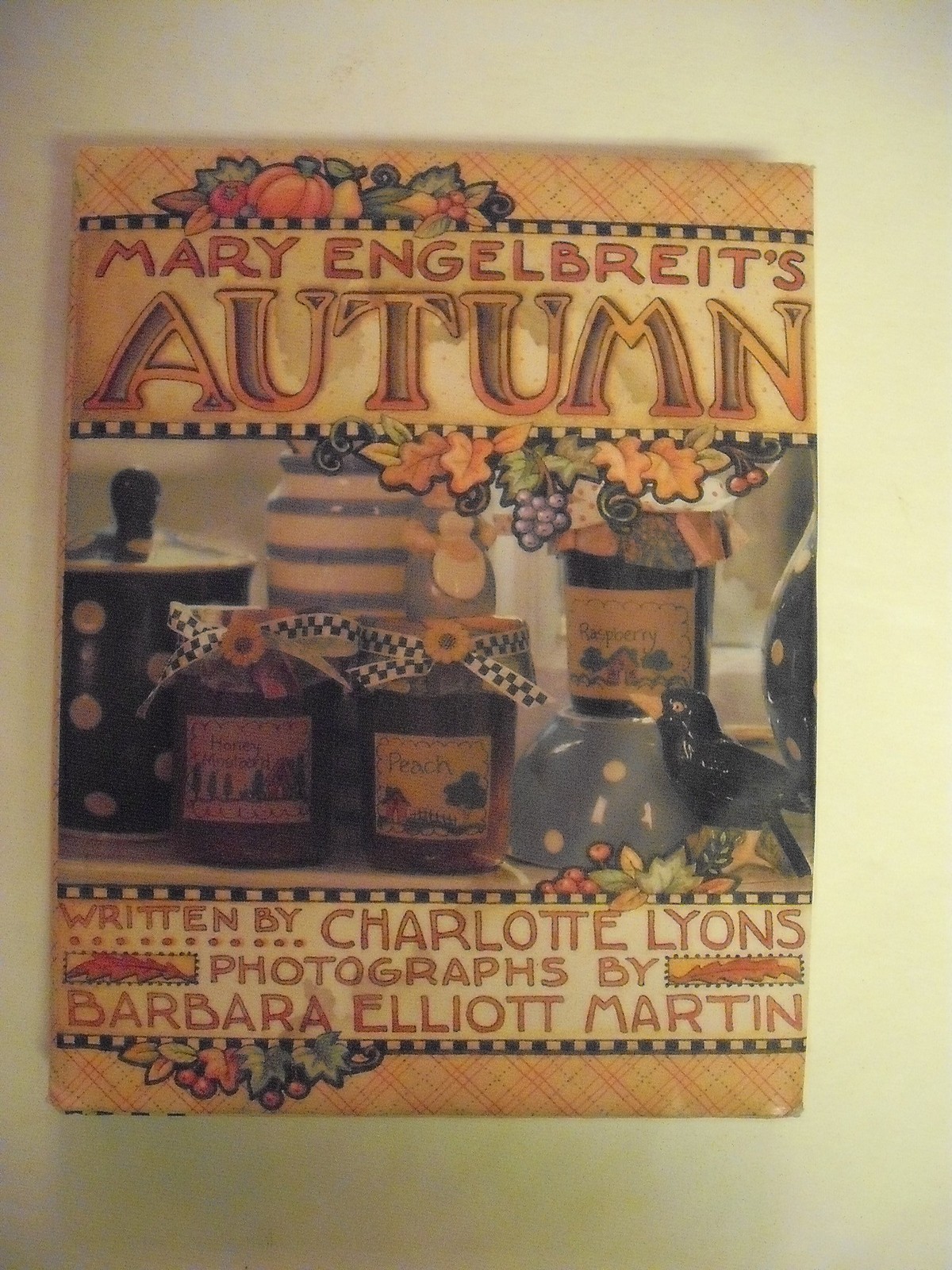 Mary Engelbreit’s Autumn: Craft Book